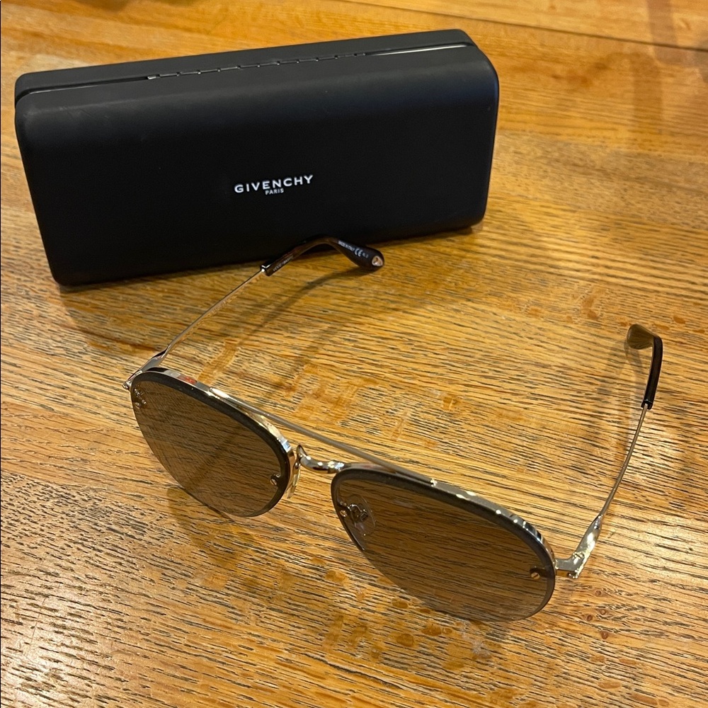Givenchy Women’s Brow Bar Aviator Sunglasses - Picture 2 of 8